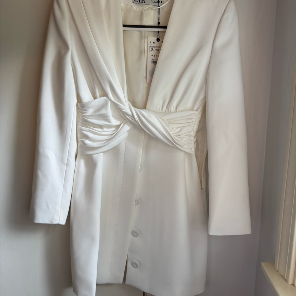 Zara White Blazer dress with Elegant Tailoring